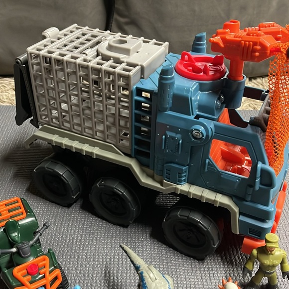 Jurassic World Fisher Price Imaginext truck and ATV set - Picture 5 of 8